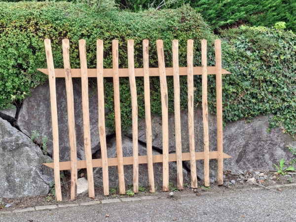 Panneau clôture châtaignier à claire voie écart 10 cm