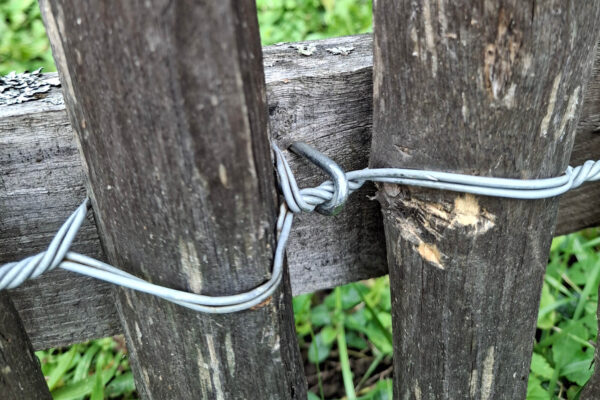 Crampillons : fixation ganivelles et clôtures en bois