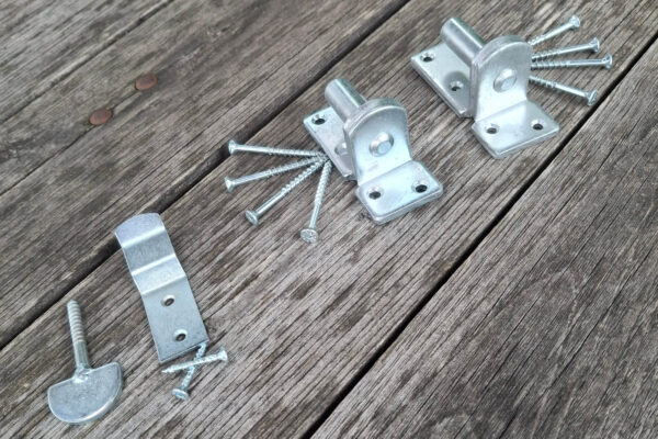 quincaillerie livrés avec portillon